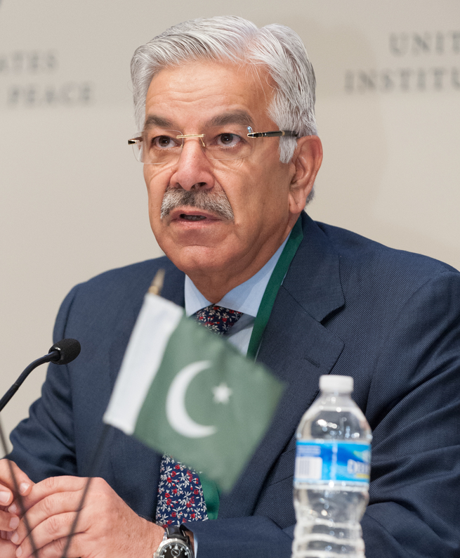 مولانا فضل الرحمن بھی کچھ شرم و حیا کریں، خواجہ آصف کا قومی اسمبلی میں سخت جواب