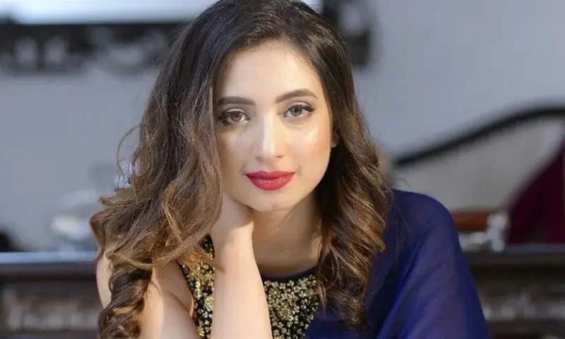 کومل عزیز خان کا شوبز انڈسٹری چھوڑنے کا باضابطہ اعلان، پانچ سال پہلے فیصلہ کر لیا تھا