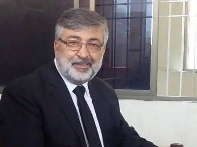 پی ٹی آئی سے رکن توڑ کر خیبر پختونخوا کا اگلا وزیراعلی تیار کر لیا گیا، سینیٹر کامران مرتضی
