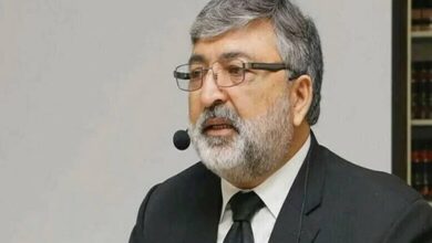 خواجہ آصف بتائیں، مولانا کو حصہ نہ ملنے کی بات ان کی موجودگی میں ہوئی تھی؟ کامران مرتضی